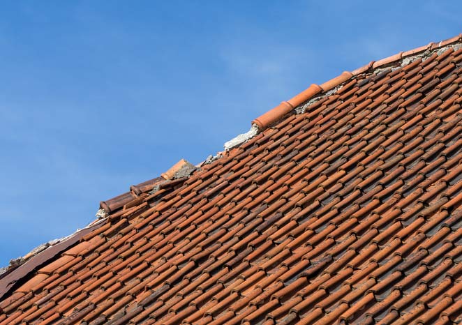 Lucky Escape for the Driver of a Car Who Crashed into Roof of House